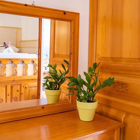 מלון קפסולה Sun Week Bay לפקוס קרפתאו