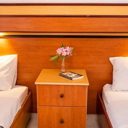 Sun Week Bay Hotel de capsule